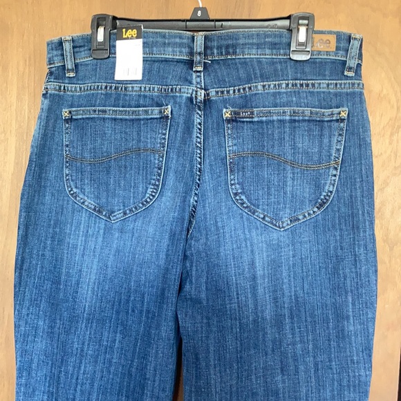 Lee relaxed fit mid rise straight leg jean 14 short - Picture 13 of 16